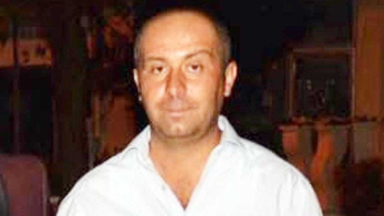 ÇARDAK’TA KAMYONET ŞARAMPOLE DEVRİLDİ