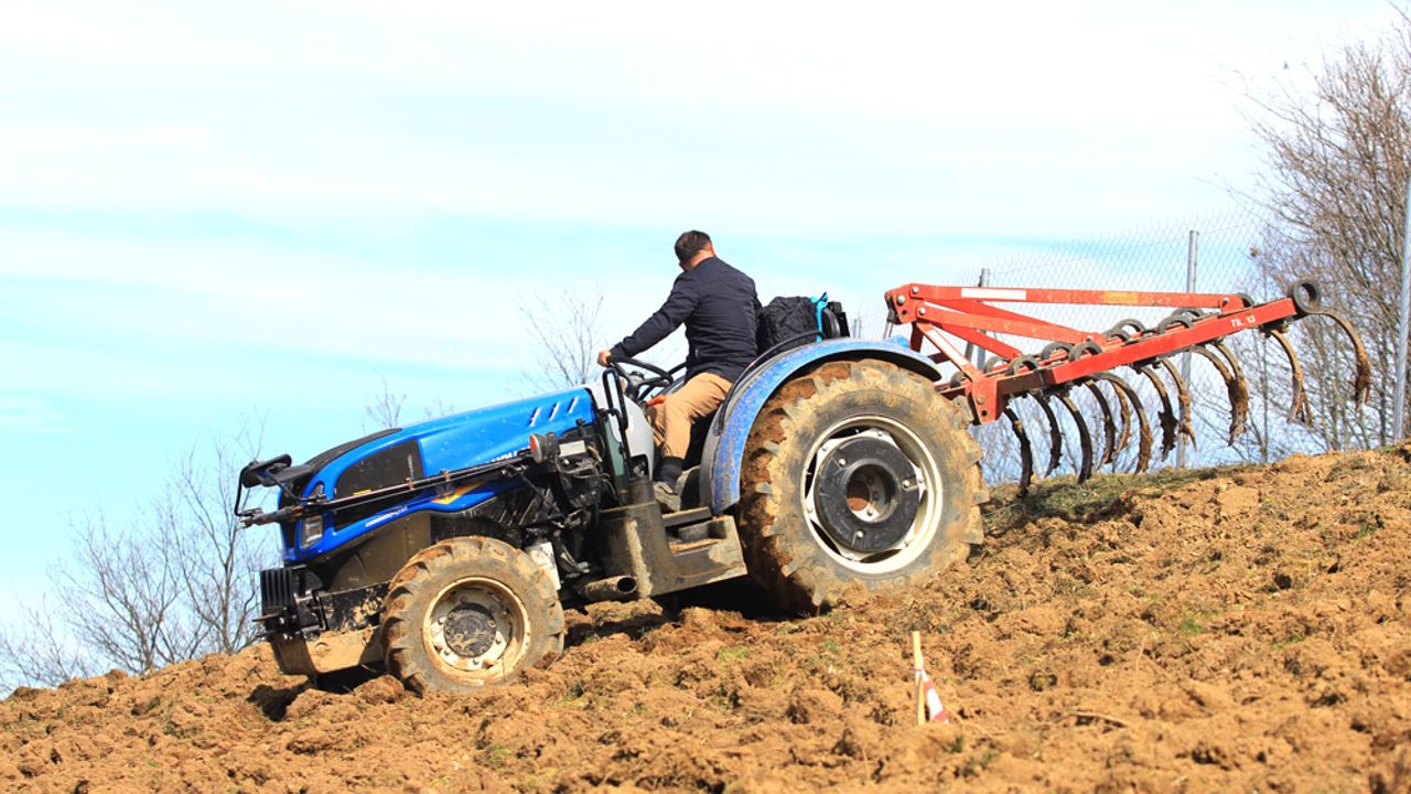 DENİZLİLİ ÇİFTÇİDE 65 BİN TRAKTÖR VAR