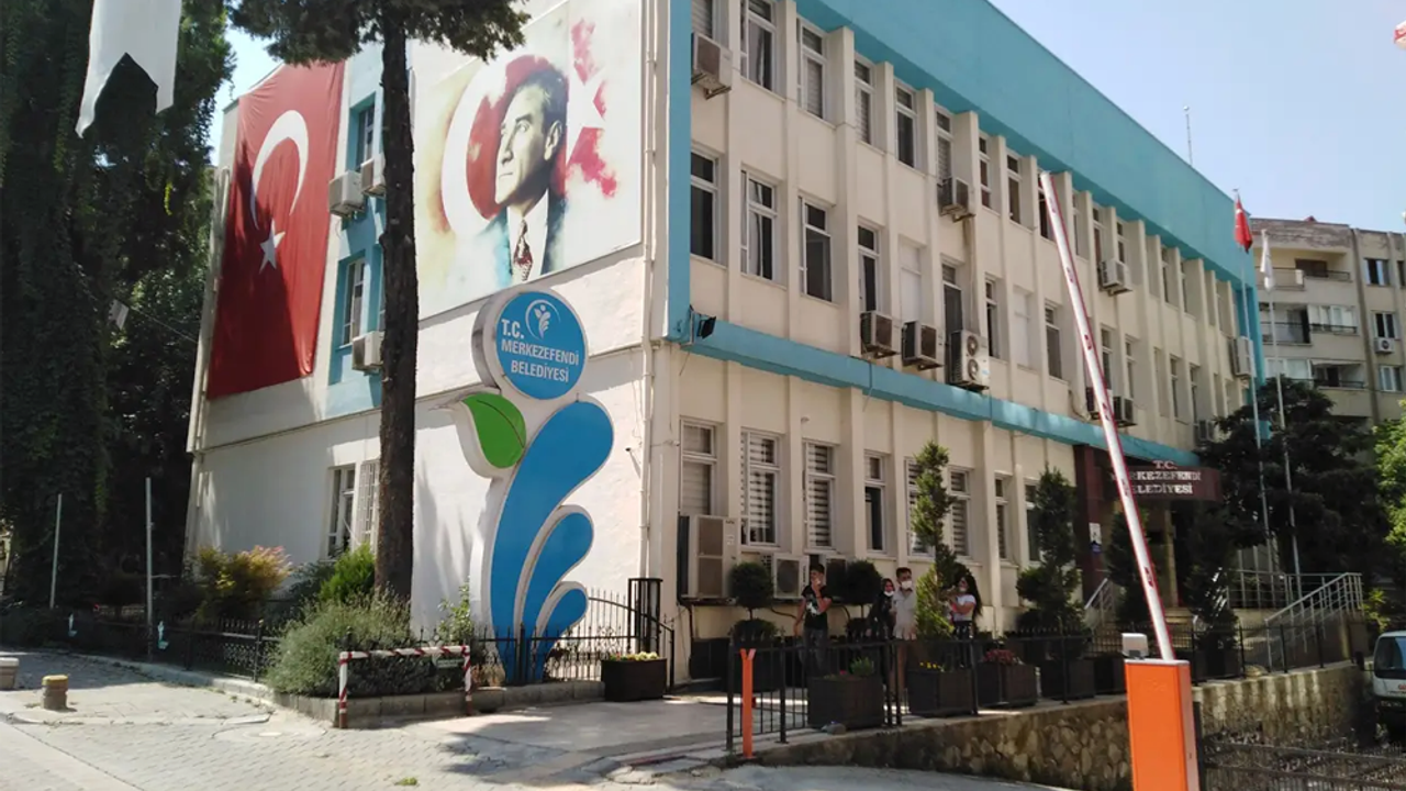 Merkezefendi'de kaçak yapılar yıkılıyor