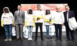 BAŞKAN ÇAVUŞOĞLU ARI YETİŞTİRİCİLERİNE EKİPMAN DESTEĞİ VERDİ, “YANINIZDAYIZ” DEDİ