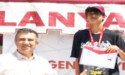 DENİZLİLİ KAYKAYCI RÜZGAR MUMCU ANTALYA’DAN GÜMÜŞLE DÖNDÜ