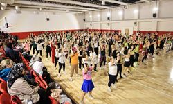 350 KADIN DÜNYA DANS GÜNÜ’NÜ  ZUMBA VE STEP İLE KUTLADI