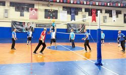 ÇAL’DA VOLEYBOL HEYECANI