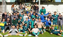 YEŞİL ÇİVRİL BELEDİYESPOR ZİRVEYE GÖZ KIRPIYOR