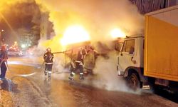 PARK HALİNDEKİ MİNİBÜS ALEVLERE TESLİM OLDU