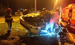 YOLDAN ÇIKAN OTOMOBİL TERS DÖNDÜ: 1 YARALI