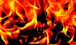 13 YAŞINDAKİ ÇIRAK YANARAK YARALANDI