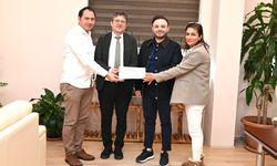 İŞ İNSANI İSMAİL ÜSTEK’TEN PAÜ’YE ÖNEMLİ BAĞIŞ