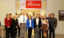 BAŞHEKİMLER HAMDİ TOPÇU VE TANER MUTLU’YA PLAKETLİ UĞURLAMA