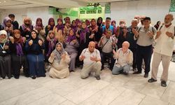 DENİZLİLİ UMRECİLERDEN KÂBE’DE DUYGUSAL VEDA