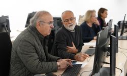 BÜYÜKŞEHİR’DEN 65 YAŞ ÜSTÜNE DİJİTAL EĞİTİM DESTEĞİ