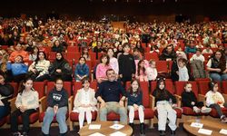 MİNİKLERİN SİNEMA KEYFİ