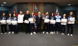 PAÜ’LÜ SPORCULARA BELGELİ TEŞEKKÜR