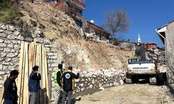 HEYELANIN YIKTIĞI DUVAR YENİLENİYOR