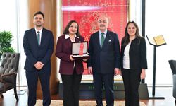 ÖDÜLLÜ HEMŞİREDEN VALİ KÖŞGER’E ZİYARET