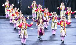 HALK OYUNLARI NEFESLERİ KESTİ