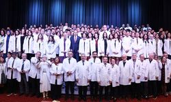 GELECEĞİN DOKTORLARI ÖNLÜKLERİNİ GİYDİ