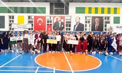 STEP AEROBİKÇİLER NEFESLERİ KESTİ