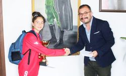 ECRİN’E MİLLİ DAVET