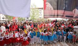 MİNİKLERDEN BÜYÜK KUTLAMA