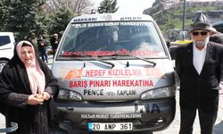 ŞEHİT POLİSLER İÇİN ELMA DAĞITTI