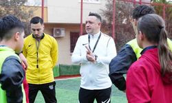 MEMURLUĞU BIRAKTI, KULÜP KURDU