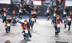 HALK OYUNLARI ŞÖLENİ NEFES KESTİ