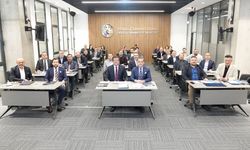 KASAPOĞLU’NDAN DİKKAT ÇEKEN UYARI: EN BÜYÜK TEHLİKE SANAYİSİZLEŞME