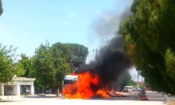 SAMAN YÜKLÜ TIR ALEV ALEV YANDI
