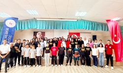 MİLLİ DARTÇILAR ÇARDAK’TA ÖĞRENCİLERLE BULUŞTU