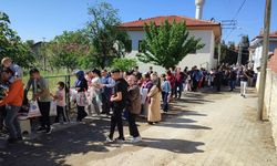 “ÇÖREK DERME” İLE YİYECEKLER PAYLAŞILDI