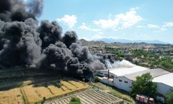 KAUÇUK FABRİKASINDA YANGIN