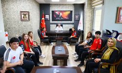 ŞAMPİYONLAR BAŞARIYI PAYLAŞTI