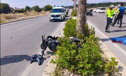 AĞACA ÇARPAN MOTOSİKLETİN SÜRÜCÜSÜ AĞIR YARALANDI