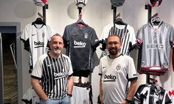 BEŞIKTAŞ'IN YENI SEZON FORMALARI DENIZLI'DE YOĞUN İLGI GÖRÜYOR
