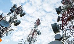 TELEFONLA KONUŞMAK İÇİN SİNYAL PEŞİNDE KOŞUYORLAR!