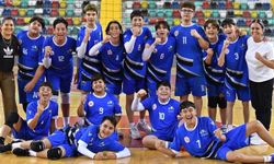 VOLEYBOL ANALİG DENİZLİ KARMASI TÜRKİYE 6.’SI OLDU