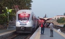 DENİZLİ-İZMİR TRENİ YOLDA KALDI