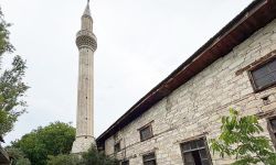 ÇAMELİ GÜZELYURT TAHTALI CAMİ İLGİ BEKLİYOR