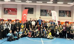 CUMHURİYET İÇİN OK FIRLATTILAR