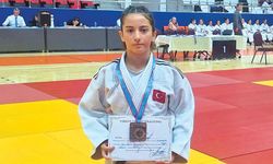 ARİFE AYDINOĞLU BALKAN İKİNCİSİ