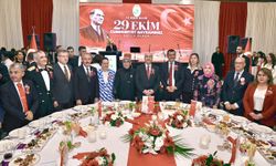 CUMHURİYET’İN 103. YILINA ÖZEL VALİ KÖŞGER’DEN KABUL TÖRENİ