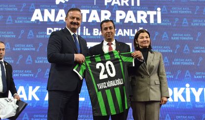 İSTİFA EDEN 8-9, KATILAN 120 KİŞİ