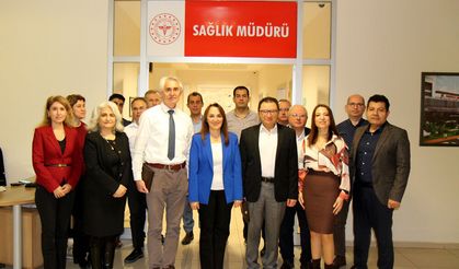BAŞHEKİMLER HAMDİ TOPÇU VE TANER MUTLU’YA PLAKETLİ UĞURLAMA