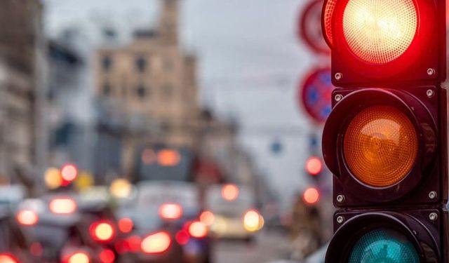 TRAFİKTE YENİ KURALLAR GELİYOR, CEZALAR CAN YAKACAK