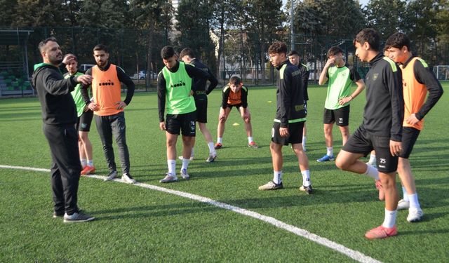 DENİZLİSPOR U19 LİDERLİĞİ SÜRDÜRMEK İSTİYOR