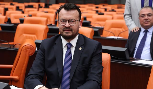 CHP’Lİ VEKİL ARPACI’DAN PAMUKKALE’DE TADİLAT TEPKİSİ:: TURİZME DARBE