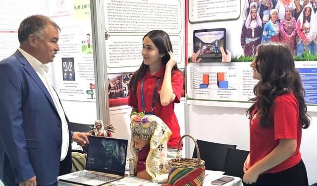 BEYAĞAÇ BELEDİYE BAŞKANI PÜTÜN  ÖĞRENCİLERİ YALNIZ BIRAKMADI