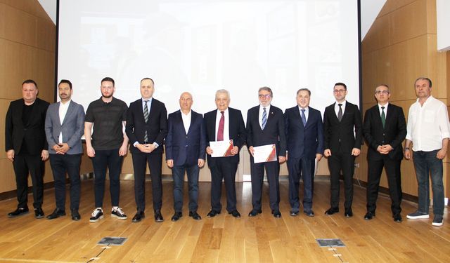 LANSMAN TOPLANTISI YAPILDI, SPORSONLARA BELGELERİ VERİLDİ