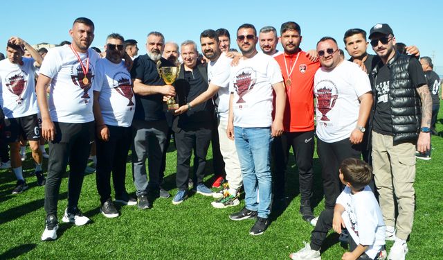 ŞAMPİYON TAKIMIN BAŞKANINDAN ŞOK ÇIKIŞ: TAKIMI SATIYOR